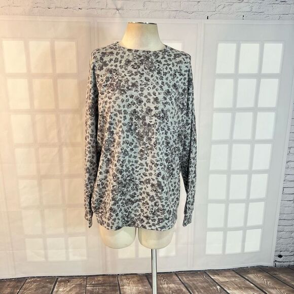 Athleta grey floral lightweight casual sweatshirt size medium - Picture 1 of 10